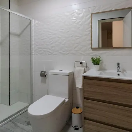 Piso Reformado Next To Santa Justa Y Aeropuerto Apartment *