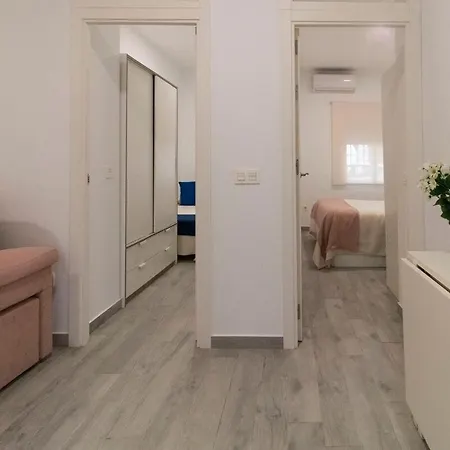 Apartment Piso Reformado Next To Santa Justa Y Aeropuerto *