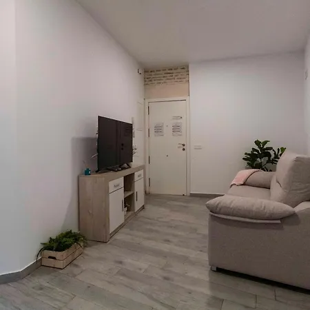 Piso Reformado Next To Santa Justa Y Aeropuerto