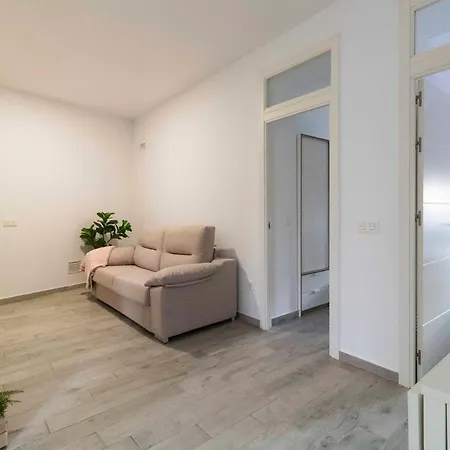 Apartment Piso Reformado Next To Santa Justa Y Aeropuerto